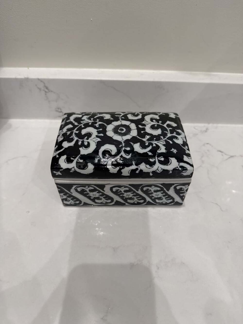 Vintage Porcelain Lidded Box trinket box